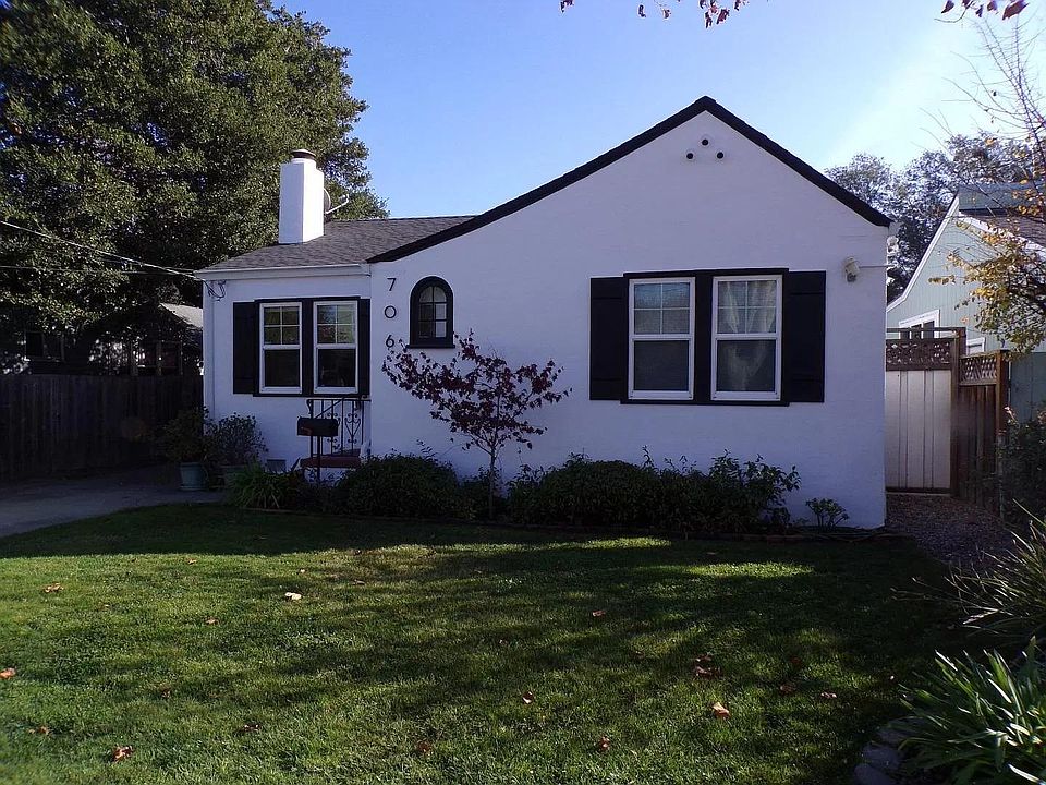 1st image of 706 10th Ave