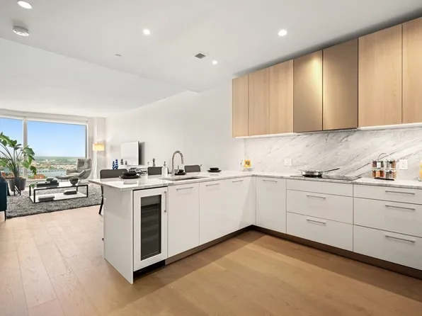 240 Devonshire St #5503, Boston, MA 02110