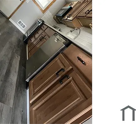 1006 Foxwood Ln — Photo 4