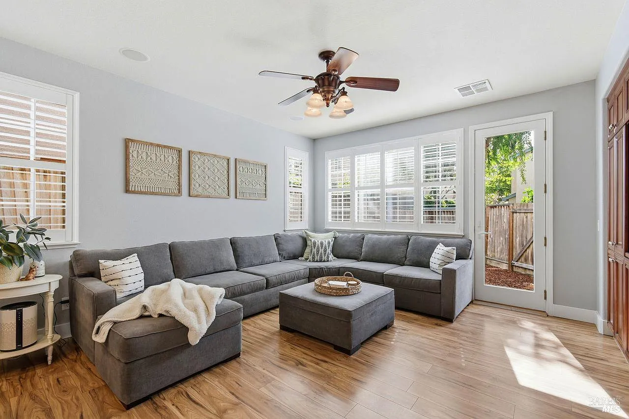 2151 Linwood Avenue - Photo 3