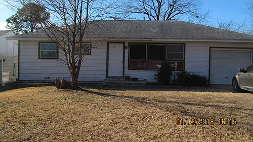 1669 S Hickory Ave Photo 1