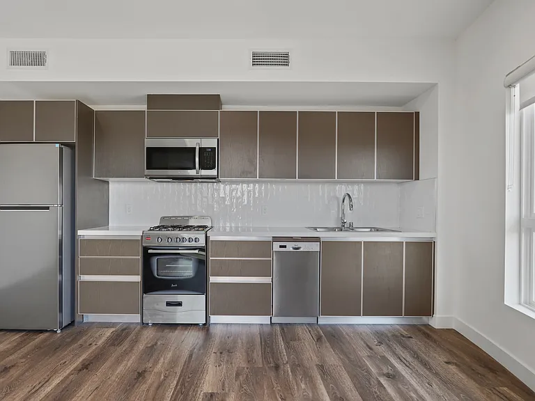 The Fairfax Flats — Photo 10