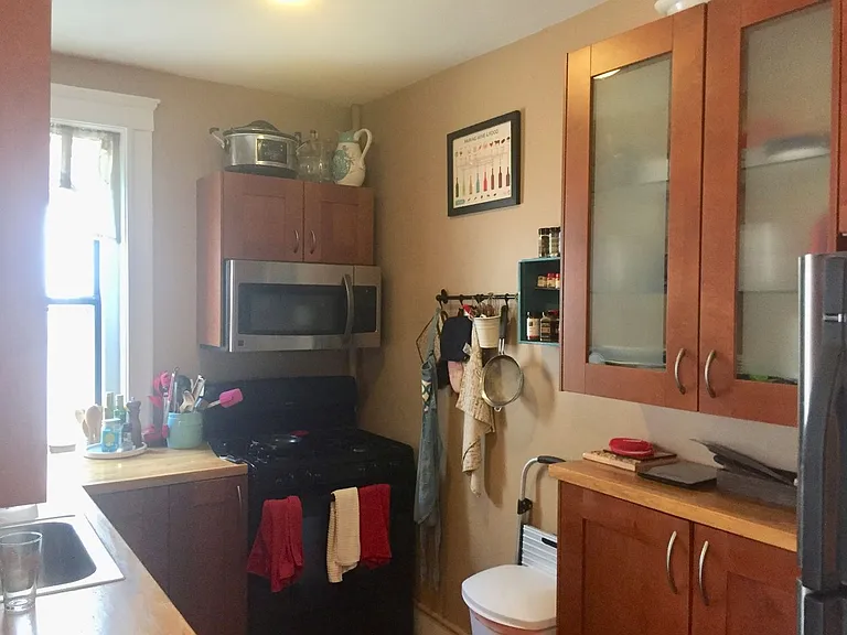 19 Lothian Rd #5 — Photo 3
