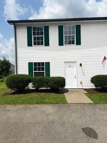 917 Altamont Ct #H Photo 1