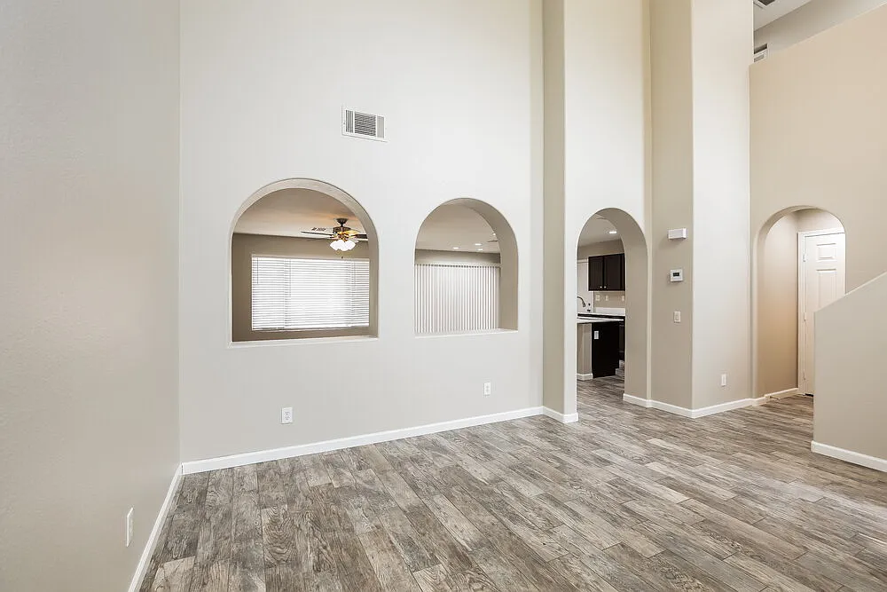 3 bed, 2.5 bath, 1756 sqft, $2,215 — Photo 4