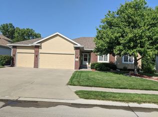 1804 N 174th St, Omaha, NE 68118