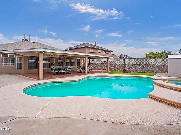 2nd image of 4548 Loma Linda Cir