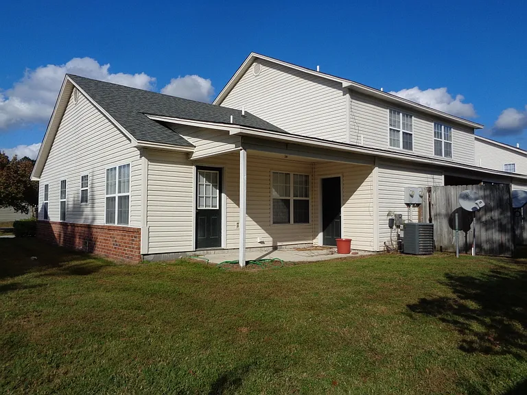 4040 Cedars Pkwy #E — Photo 11