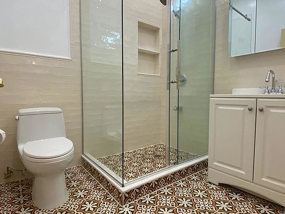 4th image of 408 Hancock St APT 1