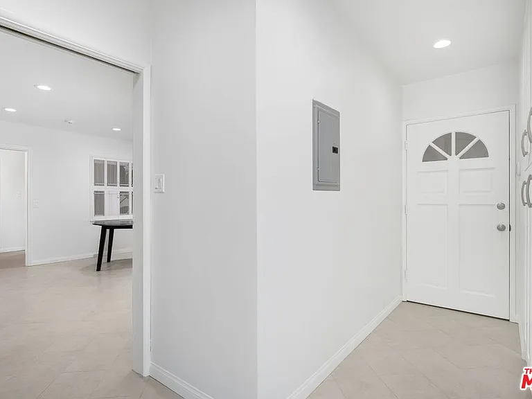 6204 S Corning Ave — Photo 18
