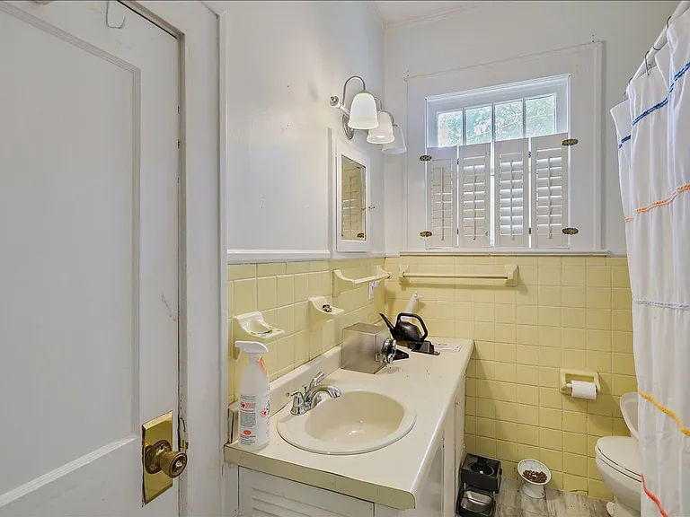1203 Greymont Ave — Photo 8