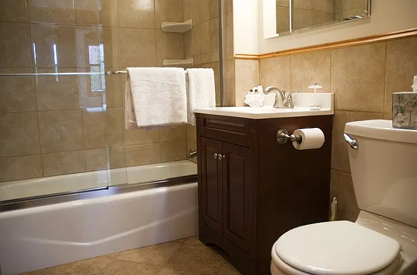 Rented by Easy Rental LLC | media 84