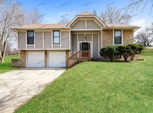 8301 N Virginia Ave, Kansas City, MO 64118