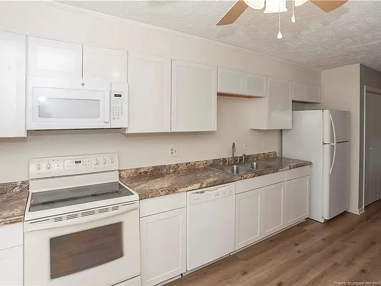 2012 Lakemeadow Dr — Photo 12