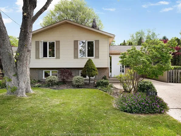906 Bayview Ave, Kingsville, ON N9Y 3M2