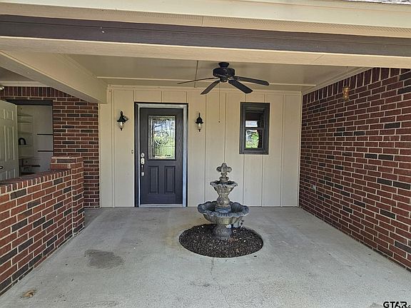 3rd image of 5731 N Cape Dr