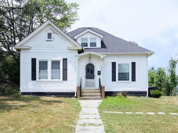 133 E Maple Ave, Fayetteville, WV 25840