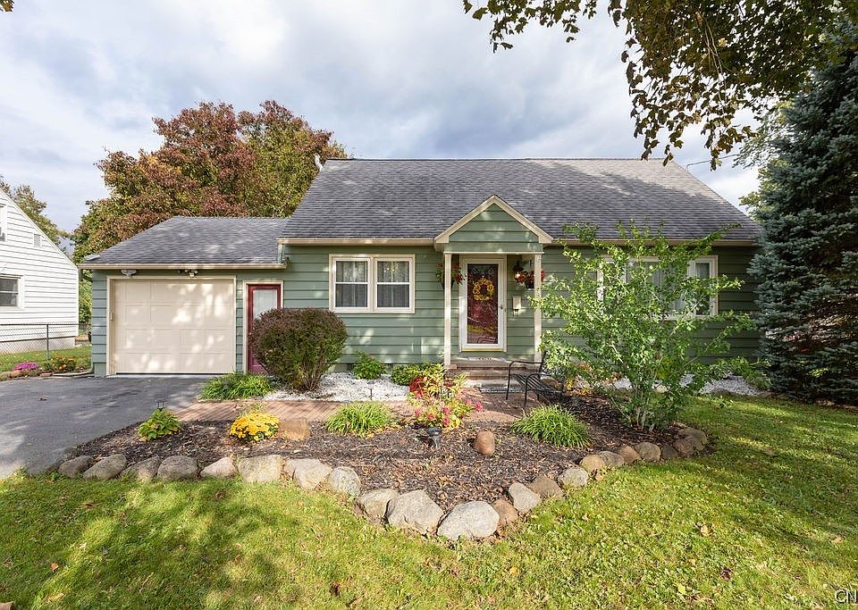 1st image of 34 Sherry Dr