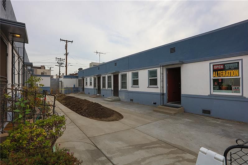 1st image of 2616 Santa Monica Blvd APT 2