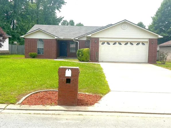 1305 Oak Forest Dr, Jacksonville, AR 72076