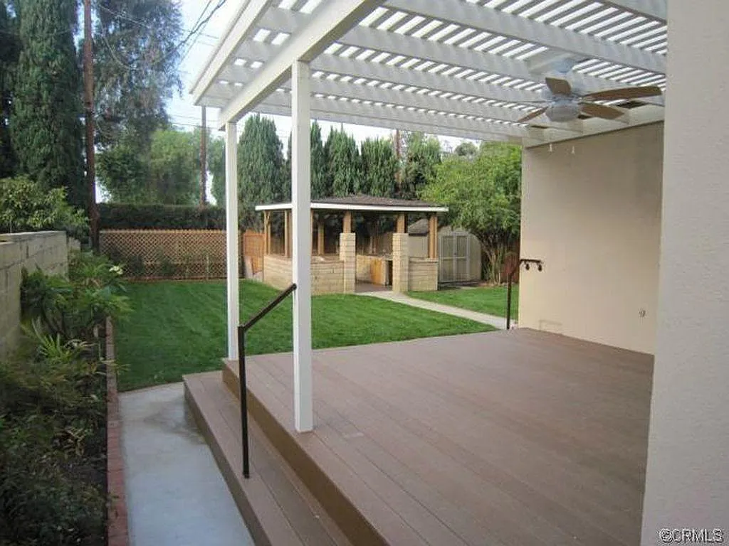 3 bed, 1261 sqft, $3,795 — Photo 3