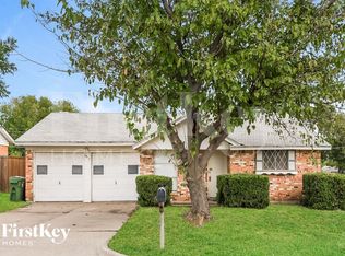 2913 E Mitchell St, Arlington, TX 76010