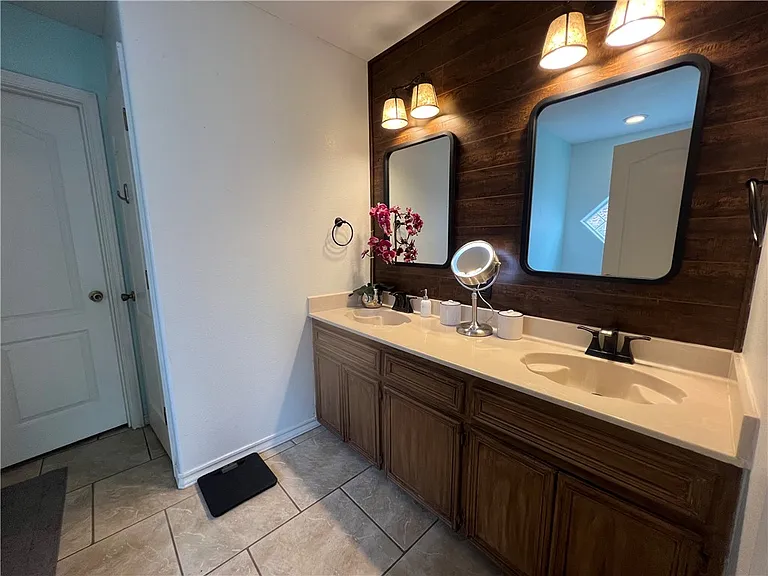 8305 Serenity Ct — Photo 14