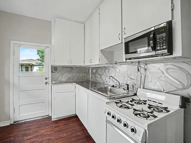 1464 N Elizabeth St #5 — Photo 5
