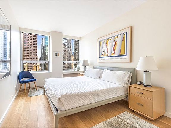 5th image of 15 W 53rd St #18H