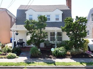 68 Cheltenham St, Long Beach, NY 11561