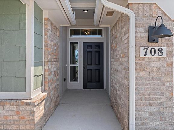 3rd image of 708 Lerkim Ln