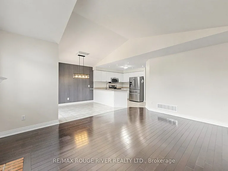 66 Telegraph Dr — Photo 6