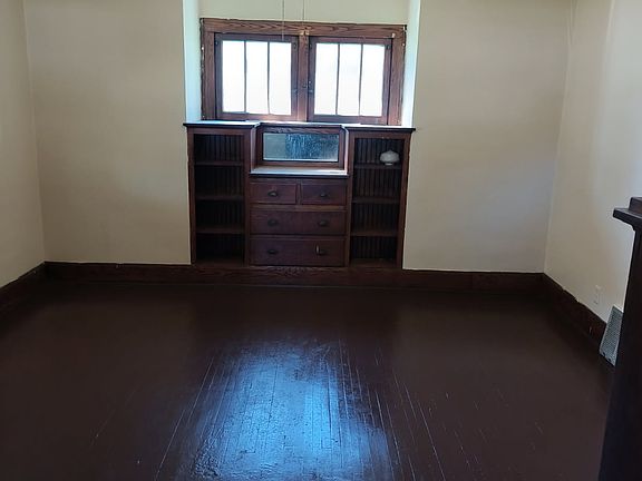 3rd image of 34 W Judson Ave