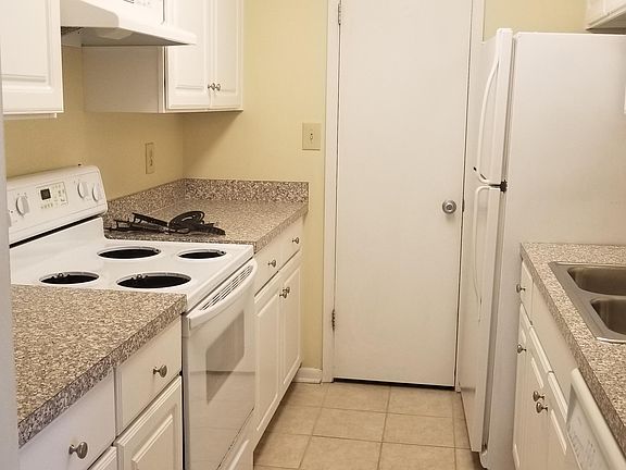 5th image of 3565 Sable Palm Ln Unit A