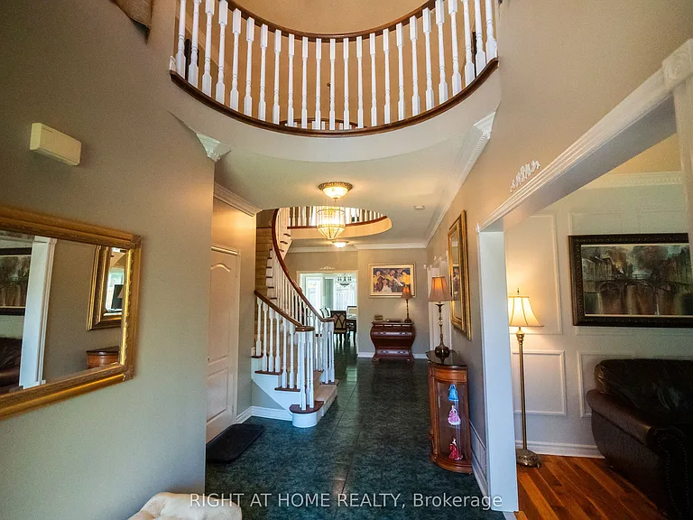 2427 Erin Centre Blvd — Photo 2