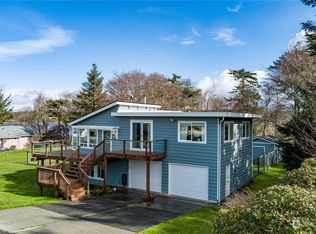 2382 Happy Ln, Oak Harbor, WA 98277