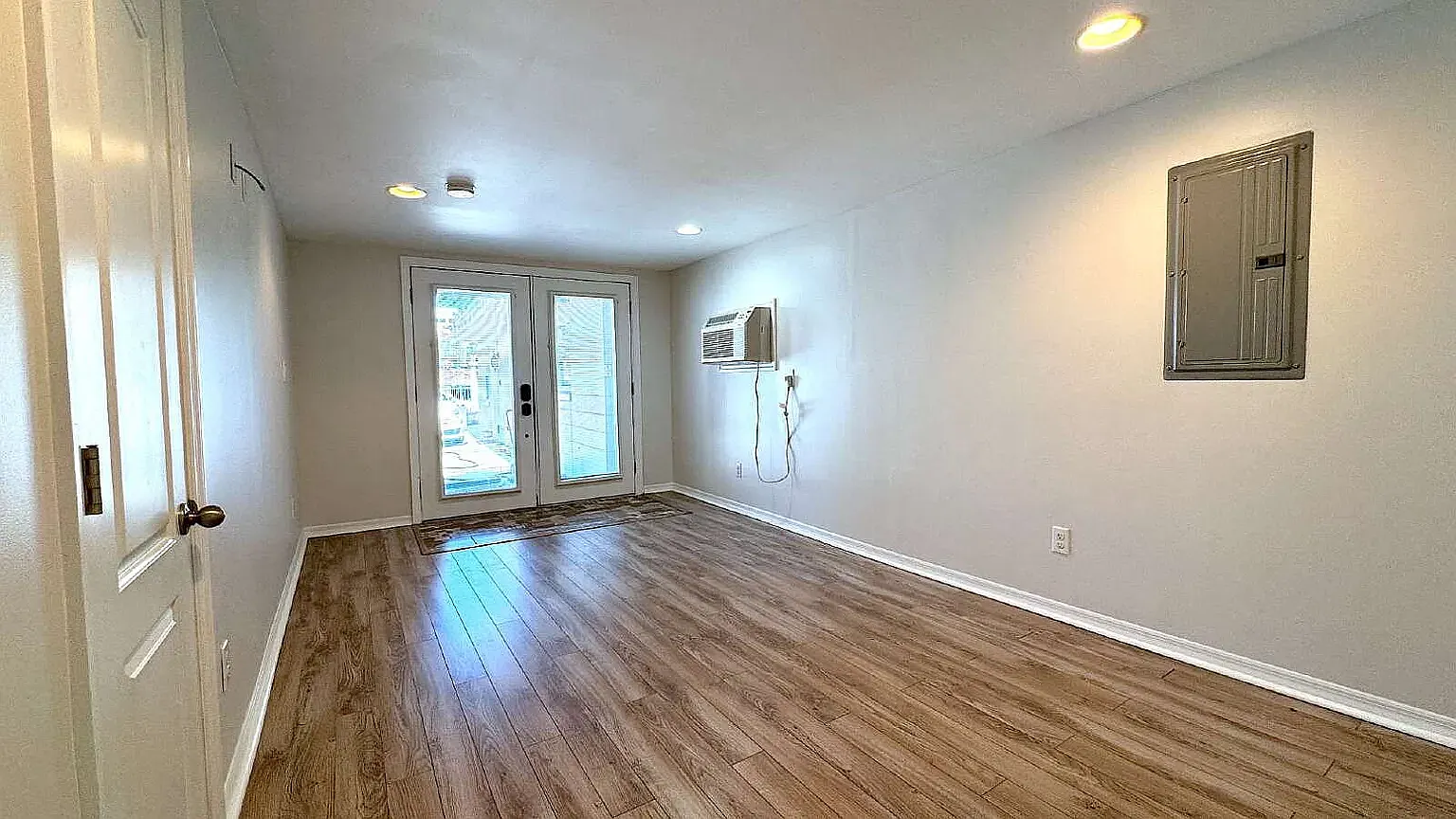 2 bed, 720 sqft, $1,549 — Photo 3
