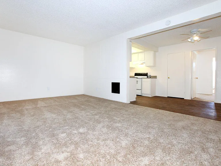 3070 E Frontera St — Photo 10