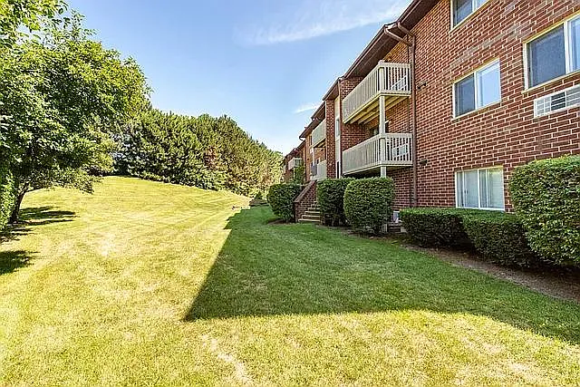 800 N Lakeside Dr #2C — Photo 14