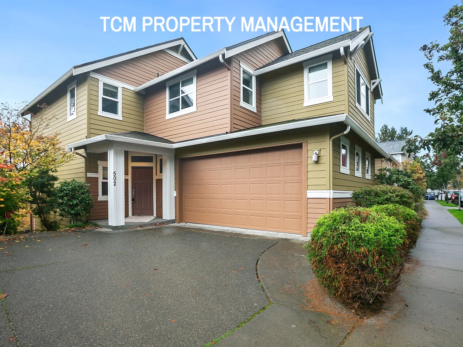 3 bed, 3.5 bath, 2440 sqft, $4,300 — Photo 1