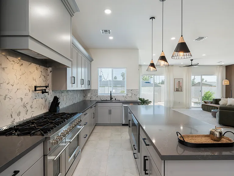 5049 E Shaw Butte Dr — Photo 39
