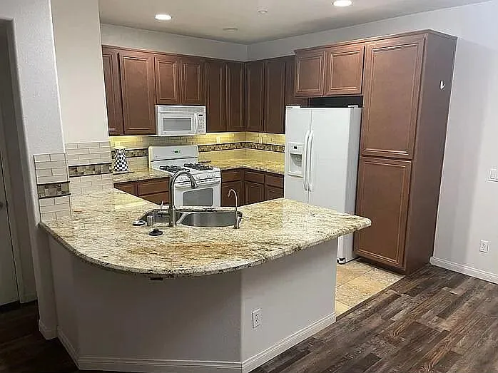 16935 Laurel Hill Ln #174 — Photo 6