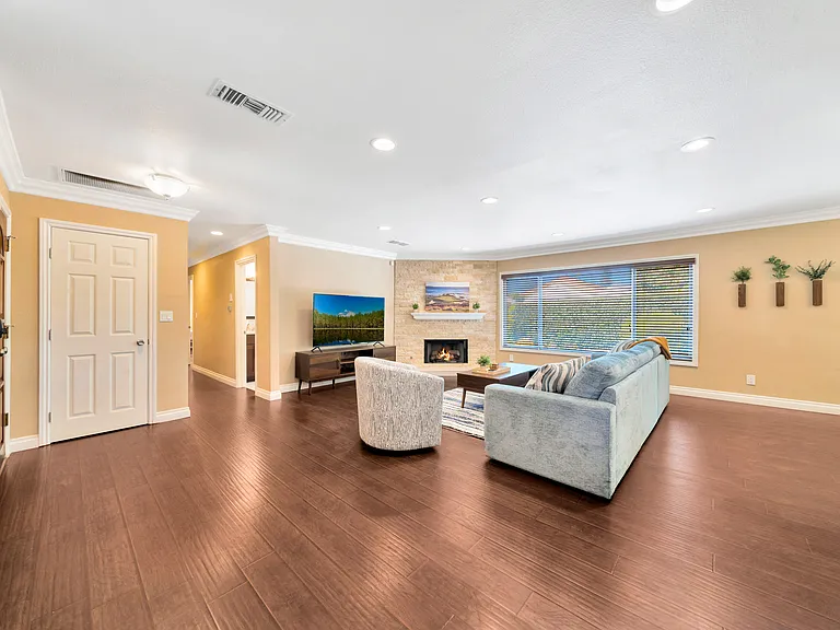 13341 Cromwell Dr — Photo 34