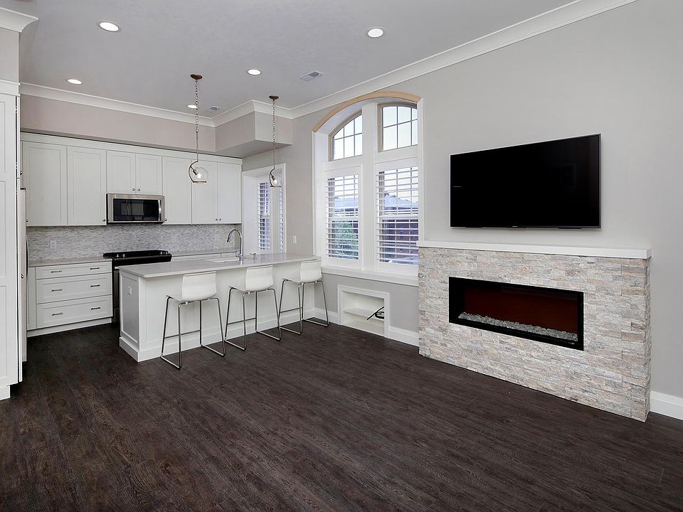 Large 2 Bed Penthouse