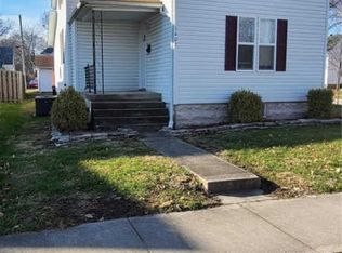 1402 Lemon St, Highland, IL 62249