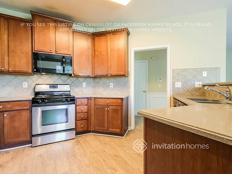 4392 Walforde Blvd — Photo 8