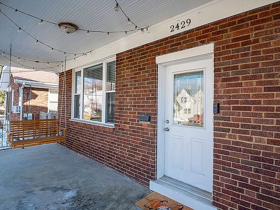 3rd image of 2429 Lysle Ln
