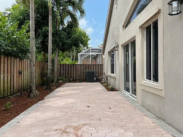 10110 NW 5th St — Photo 33
