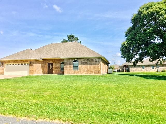 1st image of 450 Delia Dr