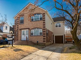 31 Cromer Rd E, Elmont, NY 11003